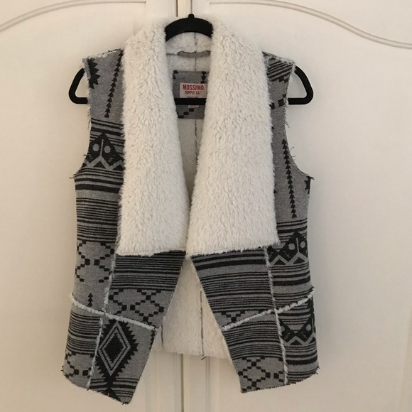 Mossimo Supply Co. Jackets & Blazers - Mossimo Supply Co. Aztec Sherpa Vest